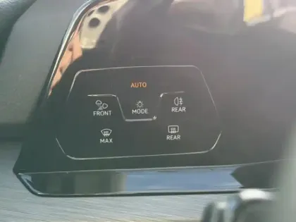 Photo 14 Volkswagen Golf  1.4 eHybrid OPF 204ch Style DSG6