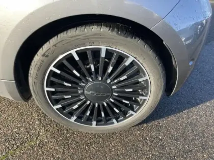 Photo 8 Fiat 500 Gén. II Ph1 MY22 La Prima 3