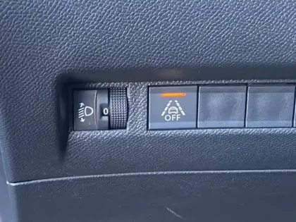 Photo 10 Peugeot 208  1.2 PureTech 100ch S&S Allure EAT8