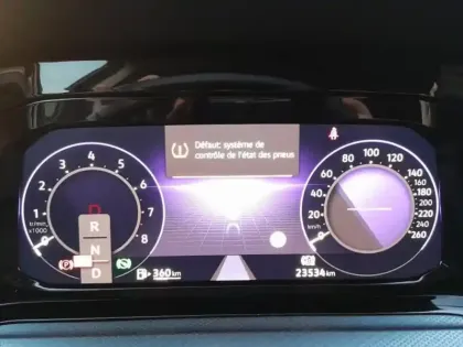 Photo 9 Volkswagen Golf  1.5 eTSI OPF 130ch Active DSG7