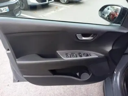 Photo 14 Kia Rio  1.0 T-GDI 100ch MHEV GT-Line iBVM6