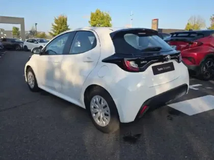 Photo 2 Toyota Yaris  116h Dynamic 5p MY22