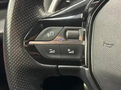 Photo 14 Peugeot 2008  1.2 PureTech 155ch S&S GT EAT8