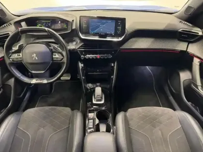 Photo 6 Peugeot 2008  1.2 PureTech 155ch S&S GT EAT8