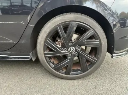 Photo 3 Volkswagen Golf  1.5 eTSI OPF 150ch R-Line DSG7