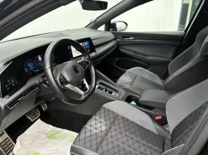 Photo 8 Volkswagen Golf  1.5 eTSI OPF 150ch R-Line DSG7