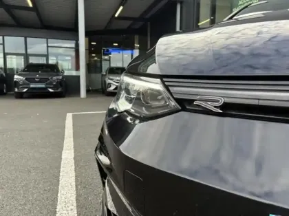 Photo 6 Volkswagen Golf  1.5 eTSI OPF 150ch R-Line DSG7