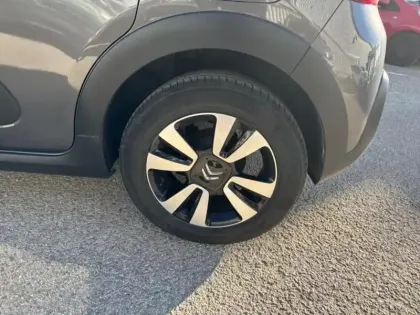 Photo 10 Citroën C3  1.2 PureTech 83ch S&S Shine