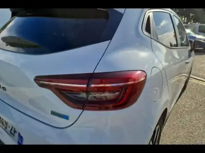 Photo 13 Renault Clio  1.6 E-Tech hybride 145ch Evolution