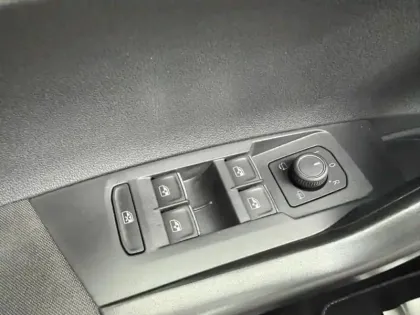 Photo 14 Volkswagen Taigo  1.0 TSI 110ch R-Line DSG7