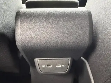 Photo 10 Volkswagen Taigo  1.0 TSI 110ch R-Line DSG7