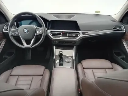 Photo 23 BMW Serie 3 Série 3 320dA MH 190ch Luxury