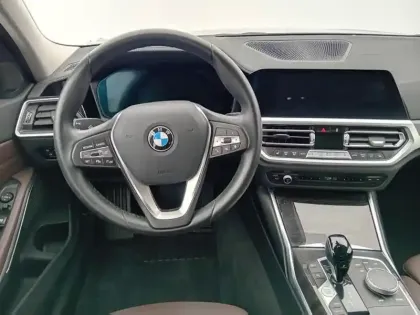 Photo 25 BMW Serie 3 Série 3 320dA MH 190ch Luxury