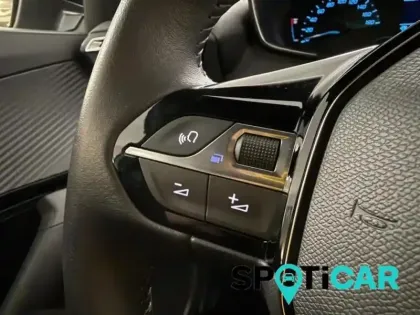 Photo 11 Peugeot 2008  e- 136ch Style