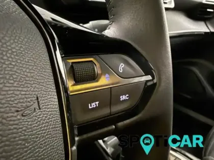 Photo 12 Peugeot 2008  e- 136ch Style