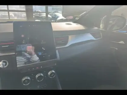 Photo 8 Renault Captur  1.6 E-Tech hybride rechargeable 160ch RS Line -21