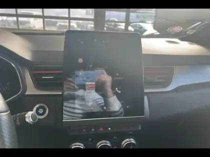 Photo 14 Renault Captur  1.6 E-Tech hybride rechargeable 160ch RS Line -21