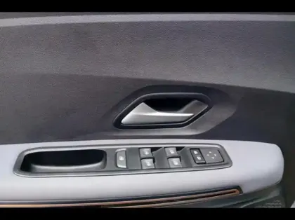 Photo 13 Dacia Jogger  1.6 hybrid 140ch Extreme+ 7 places -24