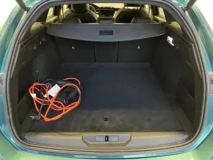 Photo 12 Peugeot 308  Plug-In Hybrid 225ch GT e-EAT8