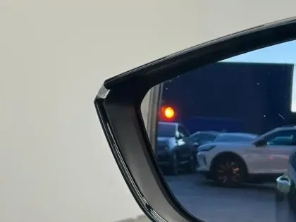 Photo 5 Peugeot 308  Plug-In Hybrid 225ch GT e-EAT8