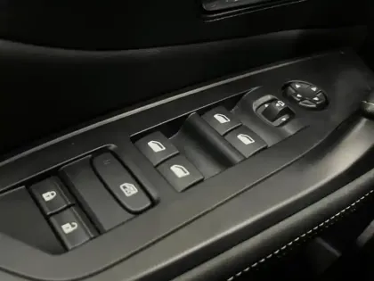 Photo 13 Peugeot 308  Plug-In Hybrid 225ch GT e-EAT8