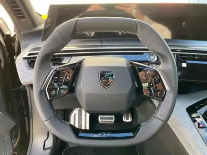 Photo 8 Peugeot 3008  1.2 Hybrid 145ch GT e-DCS6