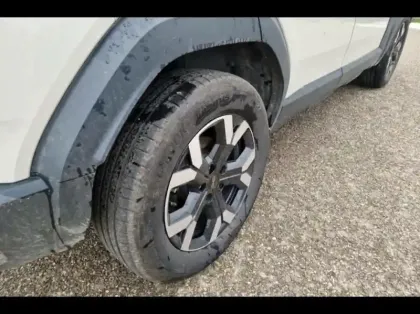 Photo 12 Dacia Duster  1.6 hybrid 140ch Extreme