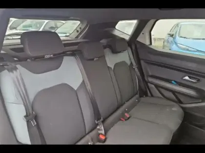 Photo 10 Dacia Duster  1.6 hybrid 140ch Extreme