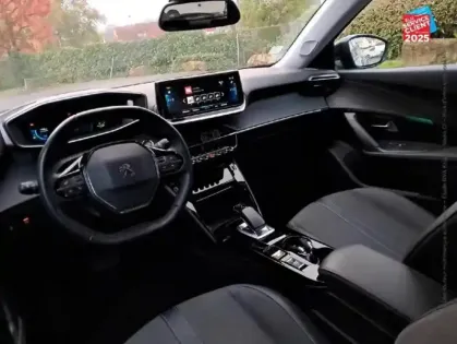 Photo 14 Peugeot 2008  e- 136ch Allure Pack