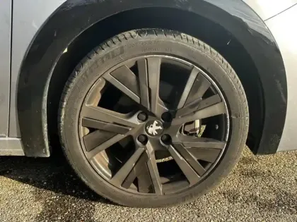 Photo 6 Peugeot 208  1.2 PureTech 100ch S&S GT 118g