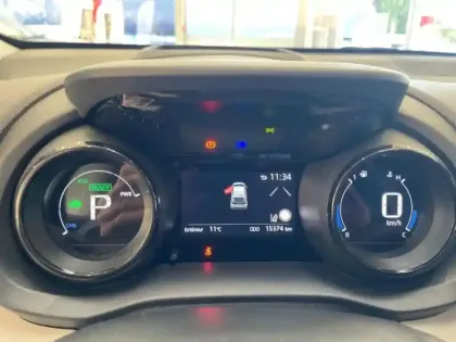 Photo 12 Toyota Yaris  116h Iconic 5p