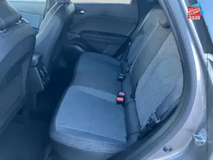 Photo 10 Renault Captur  1.8 E-Tech full hybrid 160ch Techno - 25