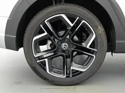 Photo 9 Volkswagen Taigo  1.5 TSI 150ch R-Line Edition DSG7