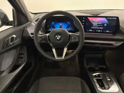 Photo 5 BMW Serie 1 Série 1 116A 122ch M Sport Design DKG7