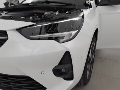 Photo 15 Opel Corsa  Electrique 136 ch & Batterie 50 kWh