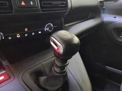 Photo 13 Peugeot Partner  FOURGON M 950 KG BLUEHDI 100 S&S BVM6