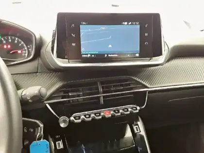 Photo 50 Peugeot 2008  BlueHDi 130 S&S EAT8