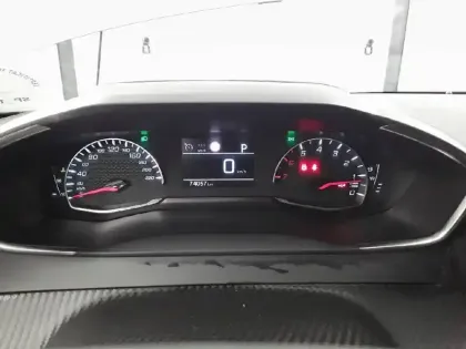 Photo 9 Peugeot 2008  BlueHDi 130 S&S EAT8