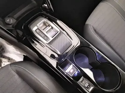 Photo 49 Peugeot 2008  BlueHDi 130 S&S EAT8