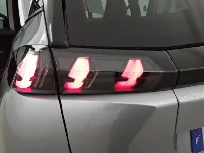 Photo 16 Peugeot 2008  BlueHDi 130 S&S EAT8