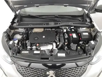 Photo 61 Peugeot 2008  BlueHDi 130 S&S EAT8