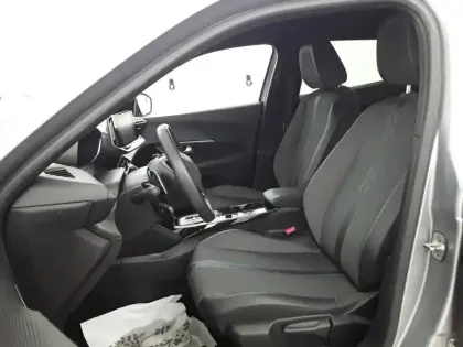 Photo 70 Peugeot 2008  BlueHDi 130 S&S EAT8