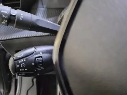 Photo 25 Peugeot 2008  PureTech 100 S&S BVM6