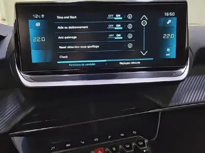 Photo 20 Peugeot 2008  PureTech 100 S&S BVM6