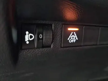 Photo 28 Peugeot 2008  PureTech 100 S&S BVM6