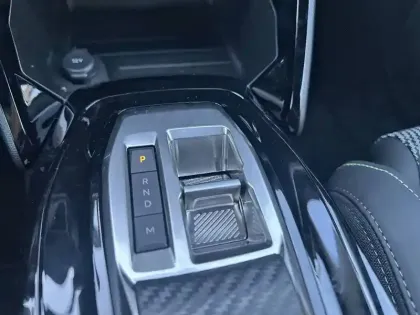 Photo 13 Peugeot 2008  Hybrid 145 e-DCS6