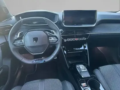 Photo 7 Peugeot 2008  Hybrid 145 e-DCS6