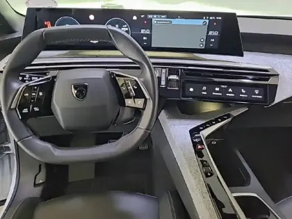 Photo 40 Peugeot 5008  Hybrid 136 e-DCS6