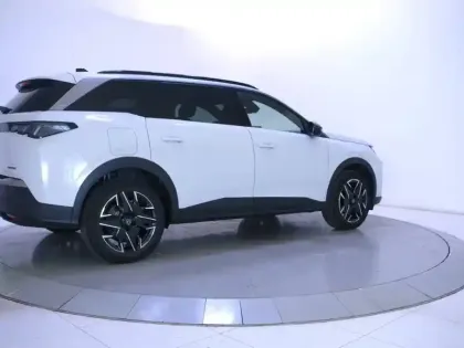 Photo 37 Peugeot 5008  Hybrid 136 e-DCS6