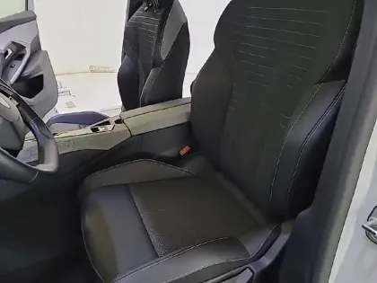 Photo 43 Peugeot 5008  Hybrid 136 e-DCS6